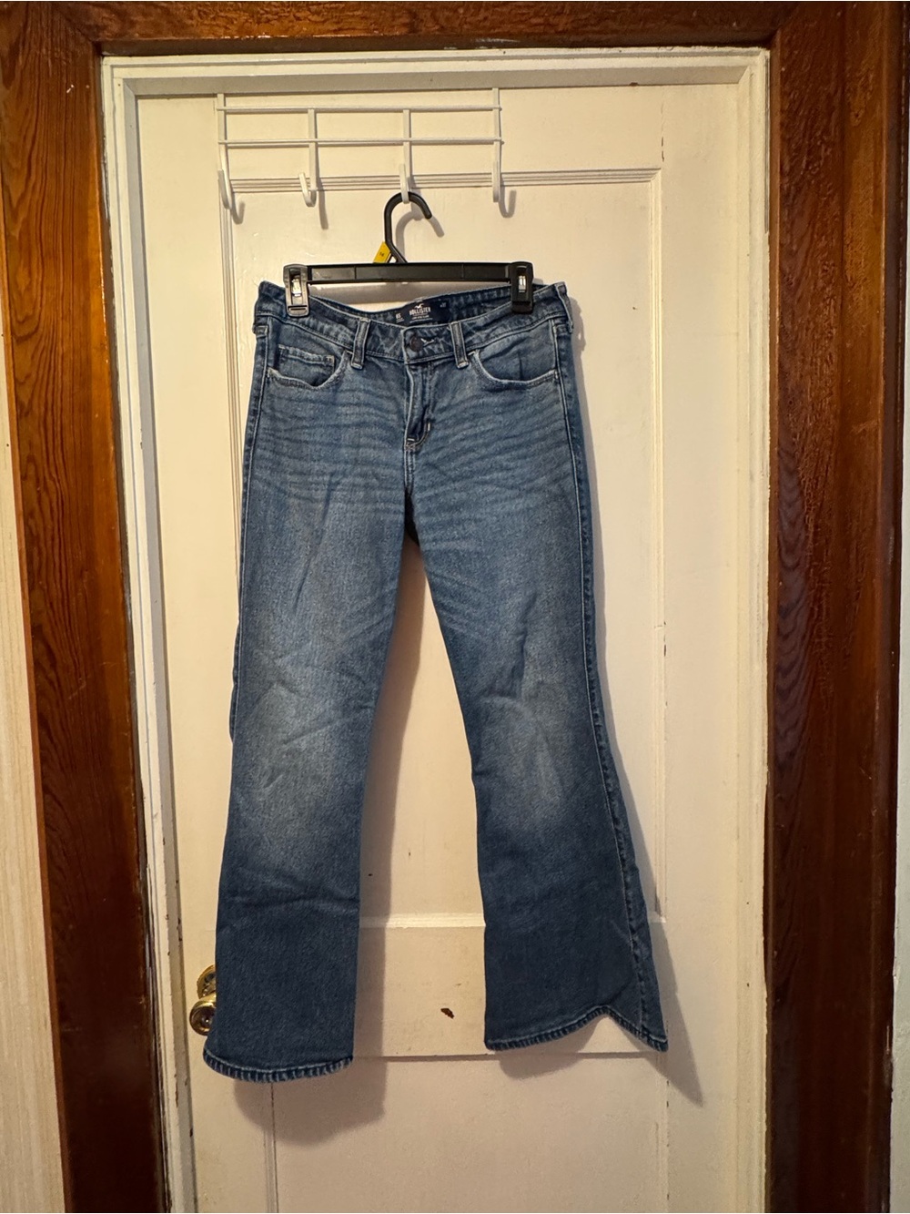 Hollister Vintage Stretch Classic Medium Wash Flare Jeans - Size 6 Short